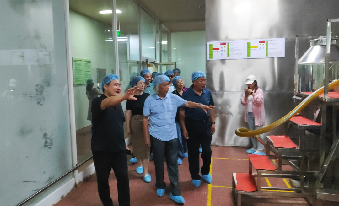 新乡市餐饮行业协会赴龙8头号玩家旅行交流